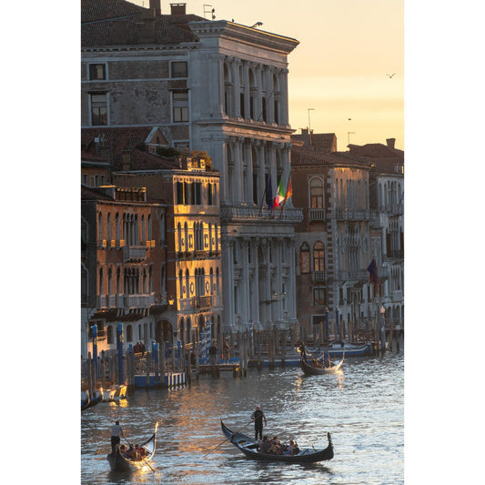 Acrylglasbild - VENICE GONDOLIERS AND FLAG-2