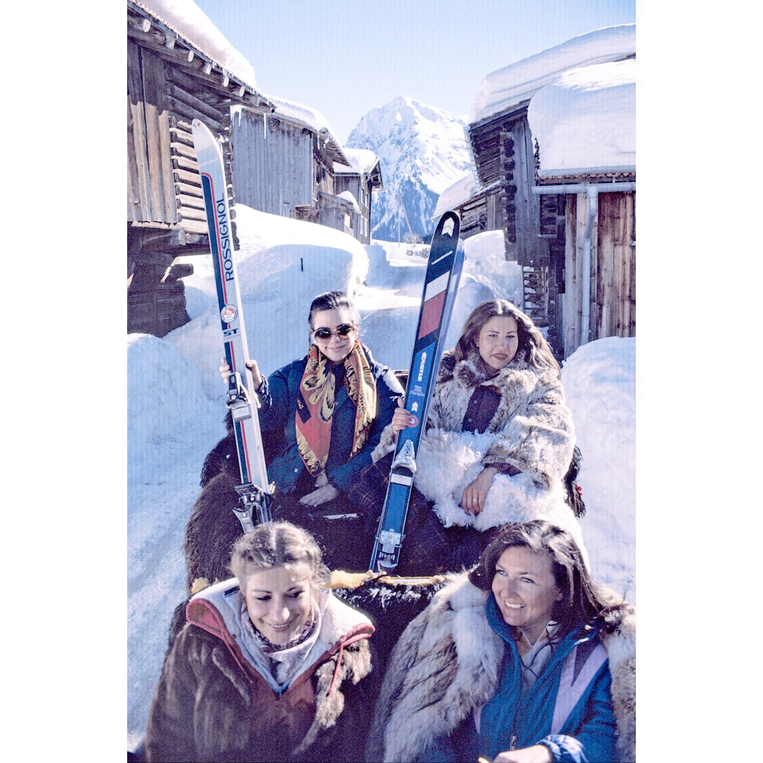 Slim Aarons - Klosters Skiing Detail