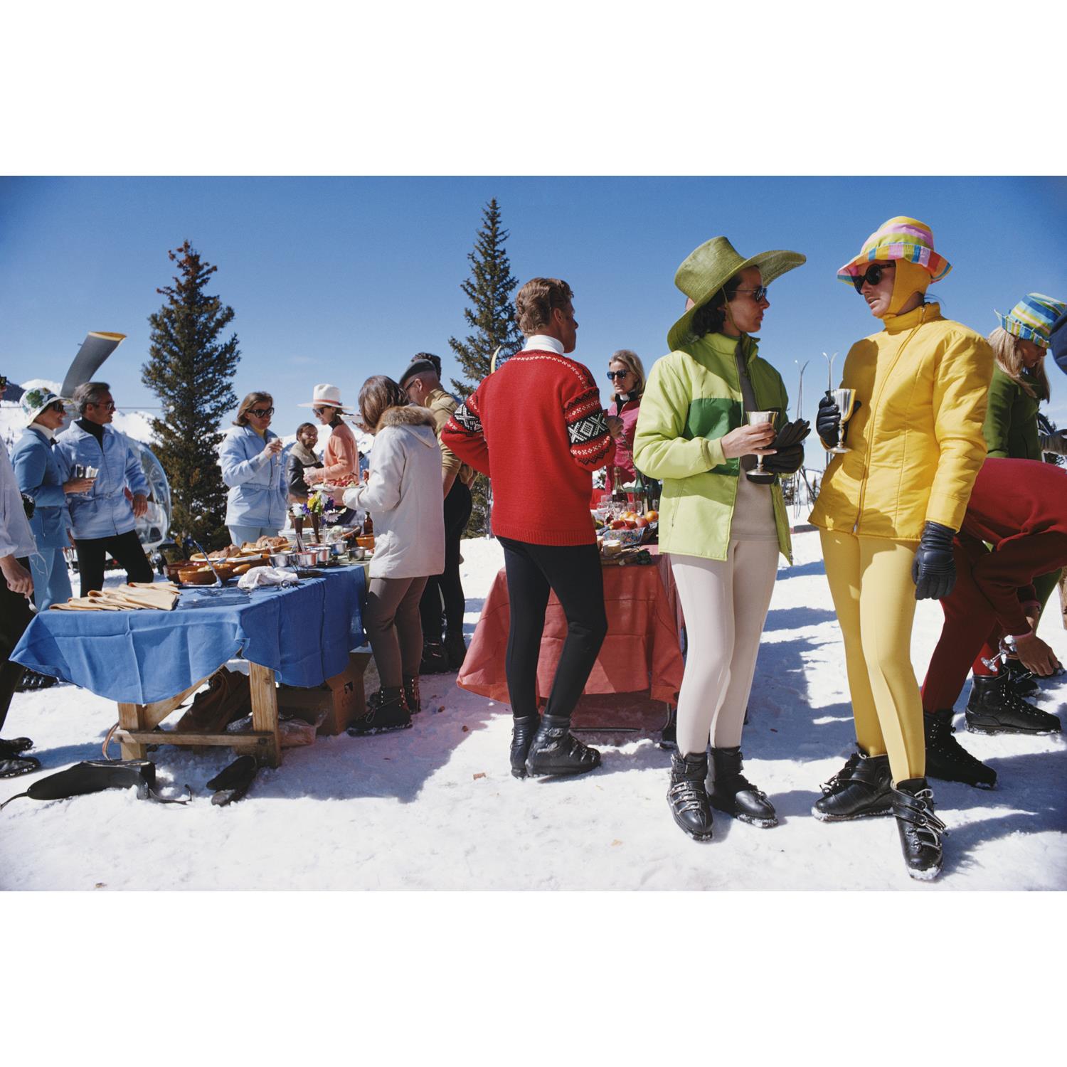 Slim Aarons - Snowmass Gathering