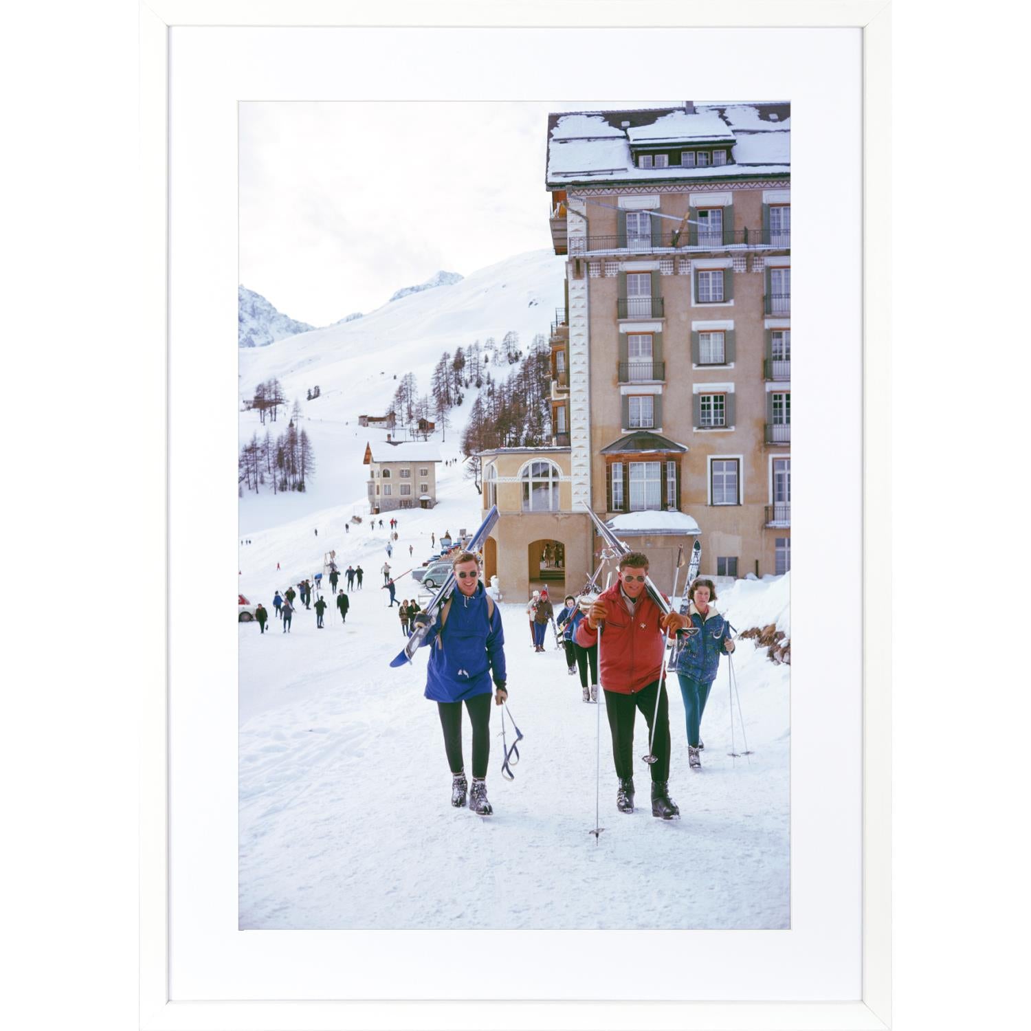 Slim Aarons - Skiers in St Moritz Detail