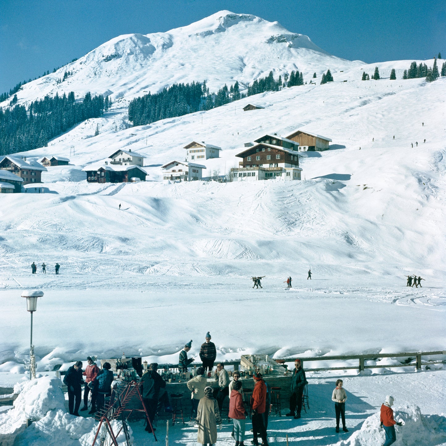 Slim Aarons - Ice Bar In Lech