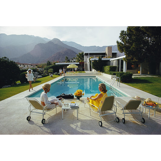 Slim Aarons – Poolside Gossip